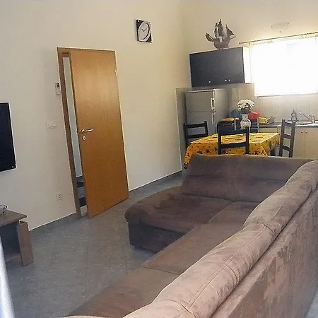 Mani Appartamento Traù