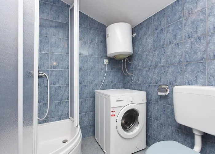 Mani 公寓 特罗吉尔