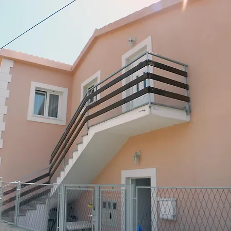 Mani * Traù